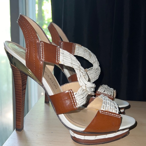 Charles Jourdan Sandal - Picture 1 of 9